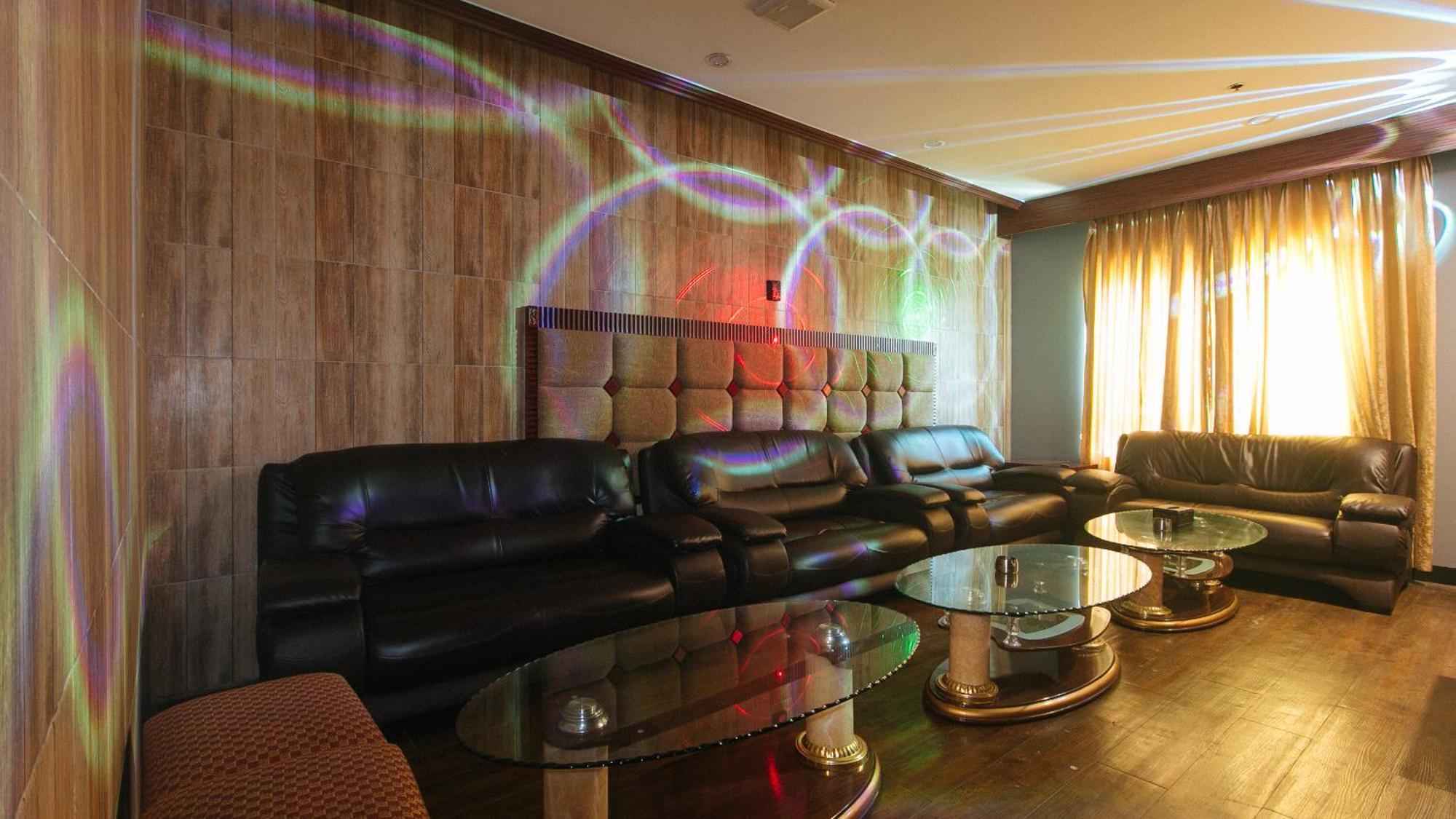 Reddoorz Premium At Jjimjbang Hotel Spa Manila Esterno foto