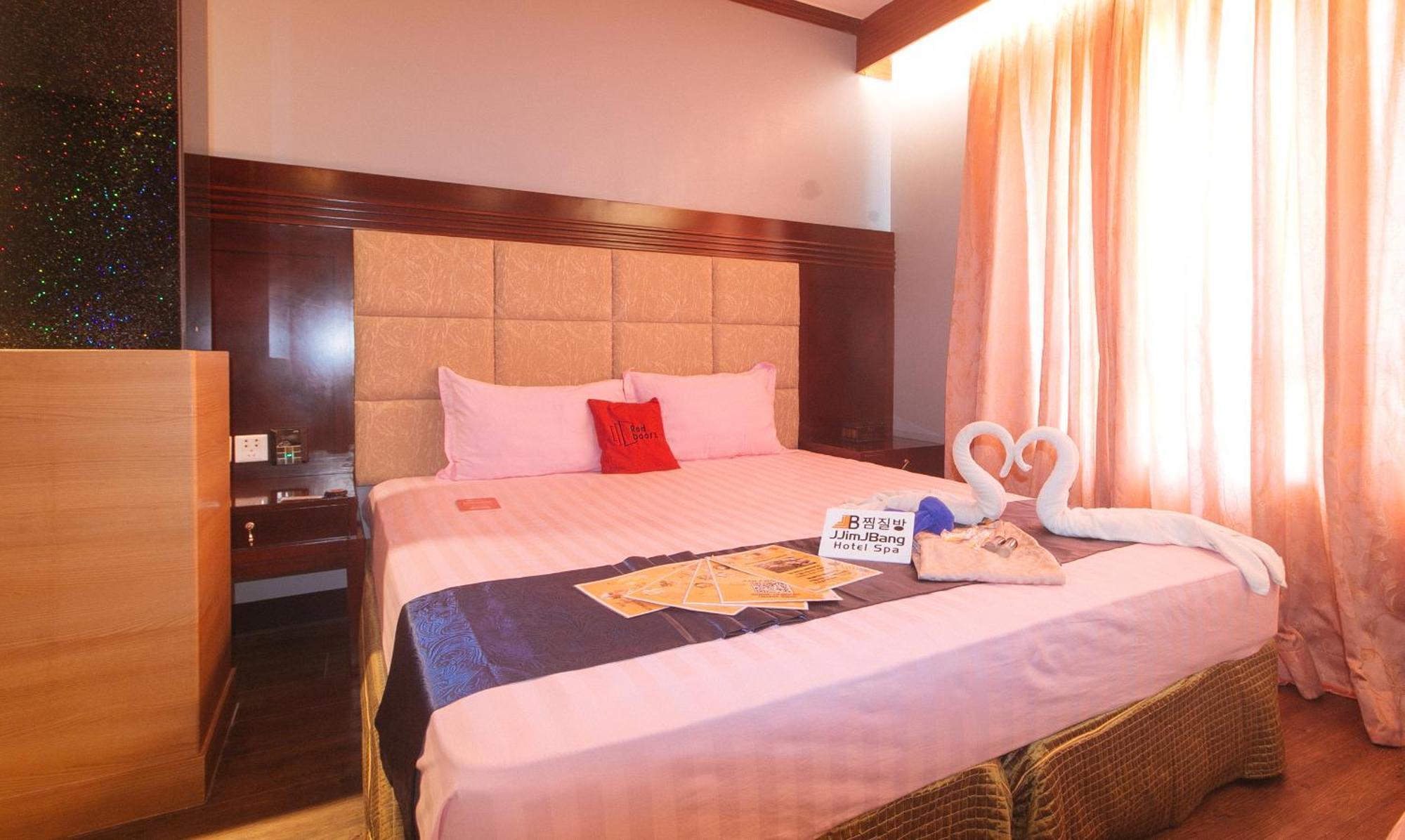 Reddoorz Premium At Jjimjbang Hotel Spa Manila Esterno foto