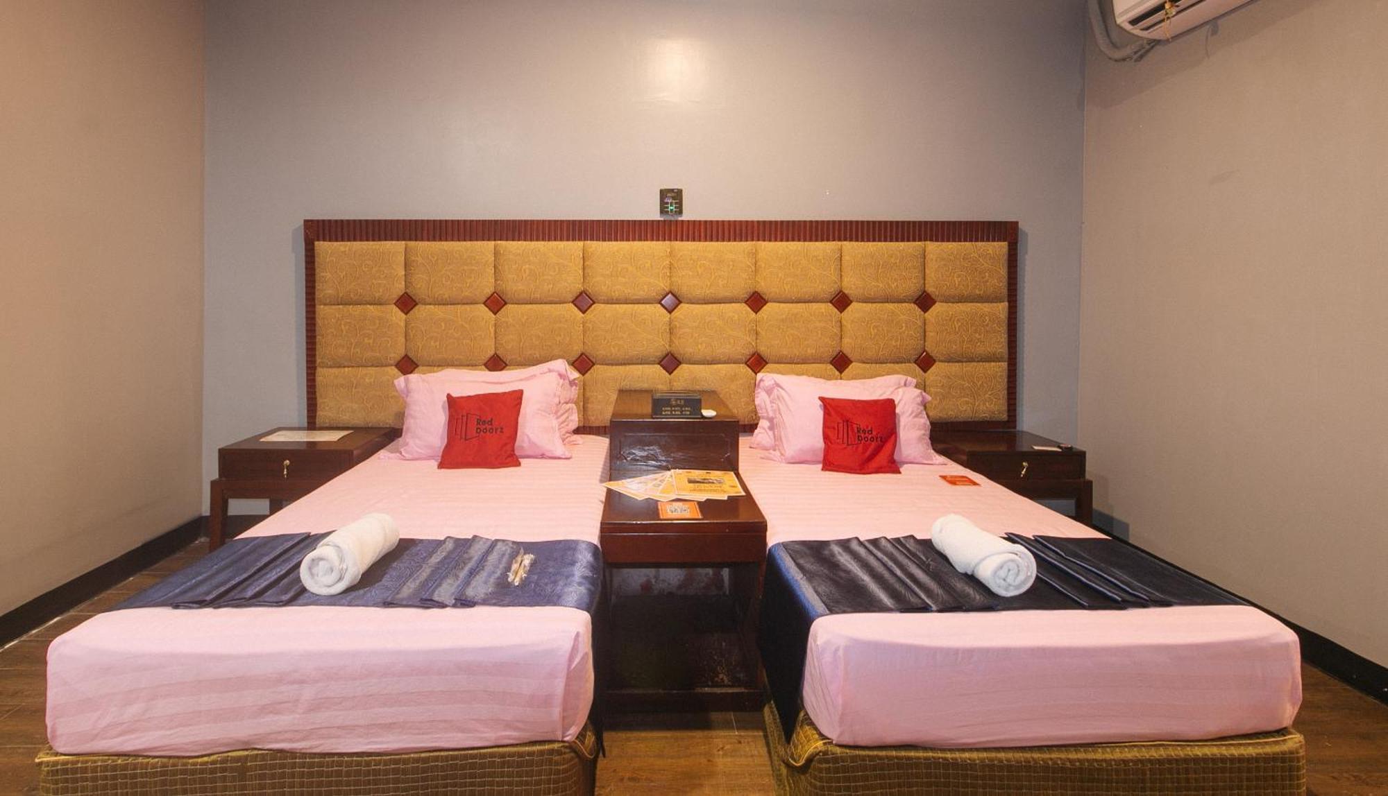 Reddoorz Premium At Jjimjbang Hotel Spa Manila Esterno foto